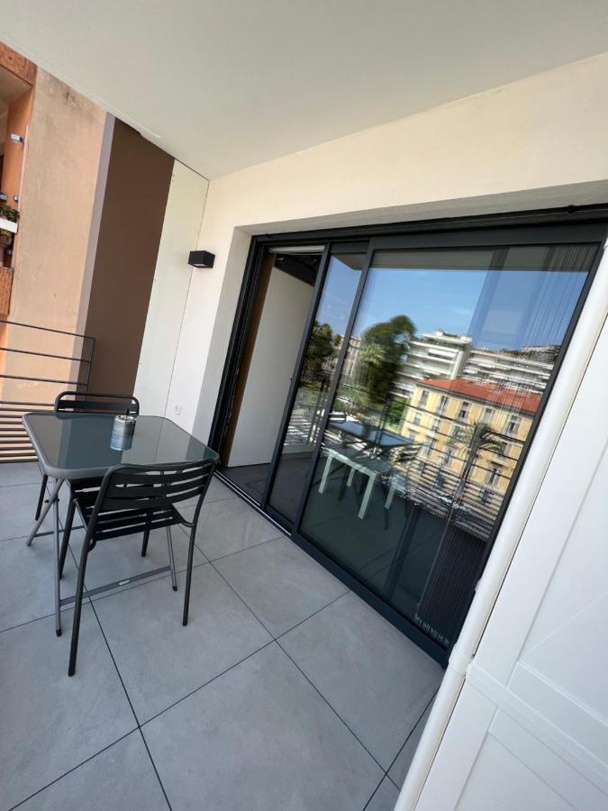 Appartement Tout Equipe Centre Ville Menton Luaran gambar